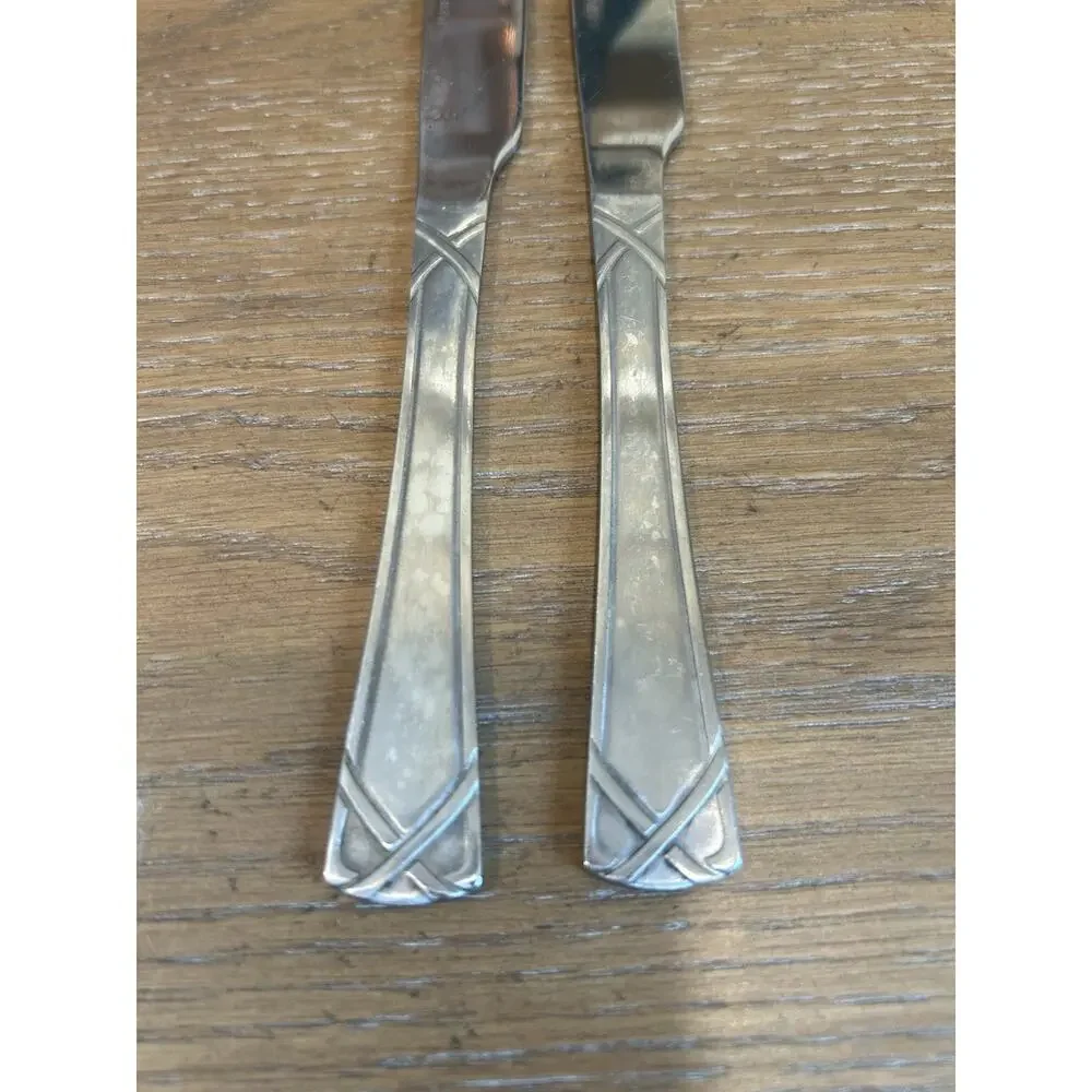 Lot of 2 Farberware MADELINE Dinner‎ Knives Stainless 9” Knife Flatware